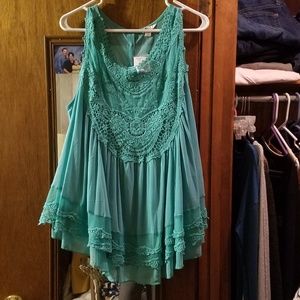 NWT ruffled tank top